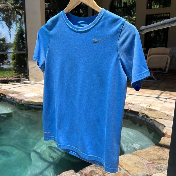 Nike Dri-FIT Short Sleeve Shirt - Picture 1 of 14